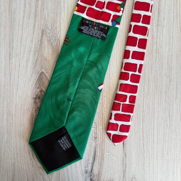Vintage 1993 Looney Tunes Christmas Tie – Warner Bros, Taz, Bugs Bunny, Tweety, - Picture 4 of 4